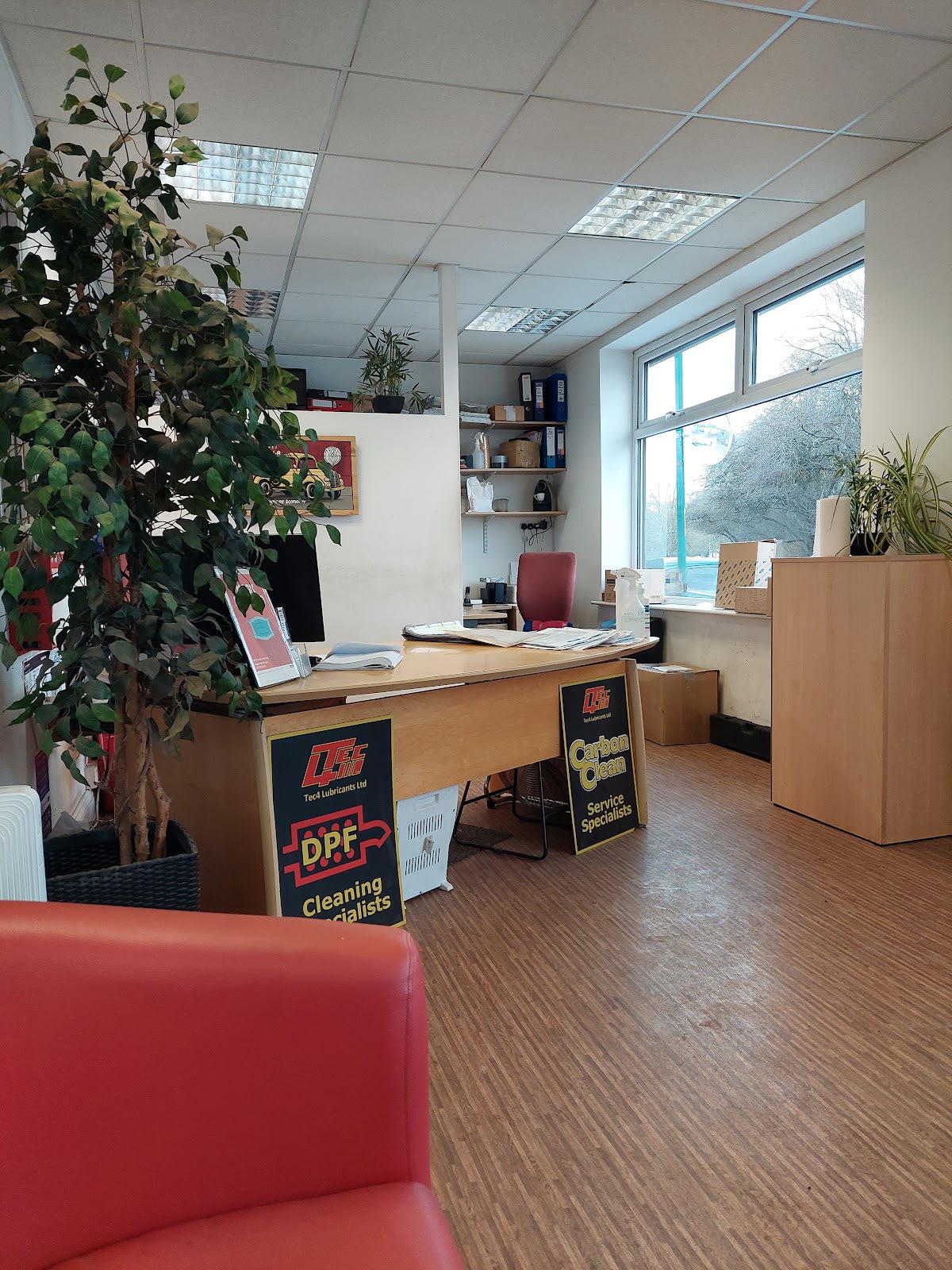 Groves Autos workshop front desk